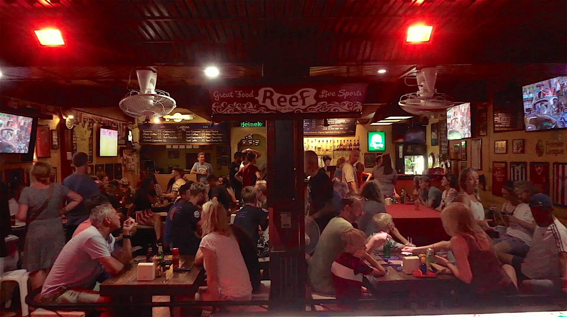 Reef Sports Bar Restaurant Koh Tao | Funky